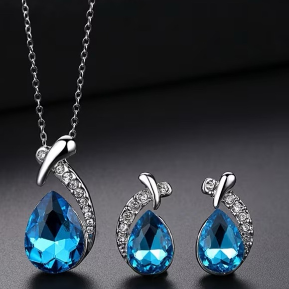 Jewelry - New Rhinestone Sky-Blue Gemstone Silver Earrings & Necklace Jewelry Set 3pc